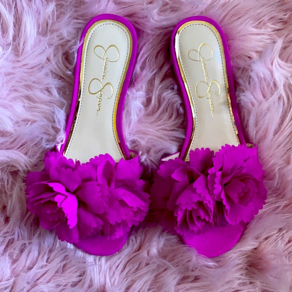 🌸 Jessica Simpson flower petal 🌸low heel sandals